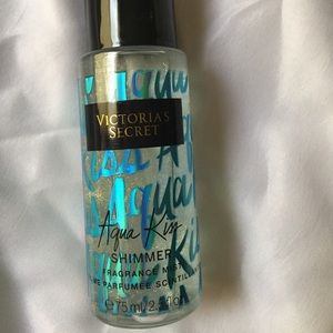 ****NWOT****Victoria Secret Aqua KISS Body Shimmer